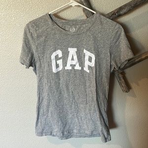 Gap T-shirt